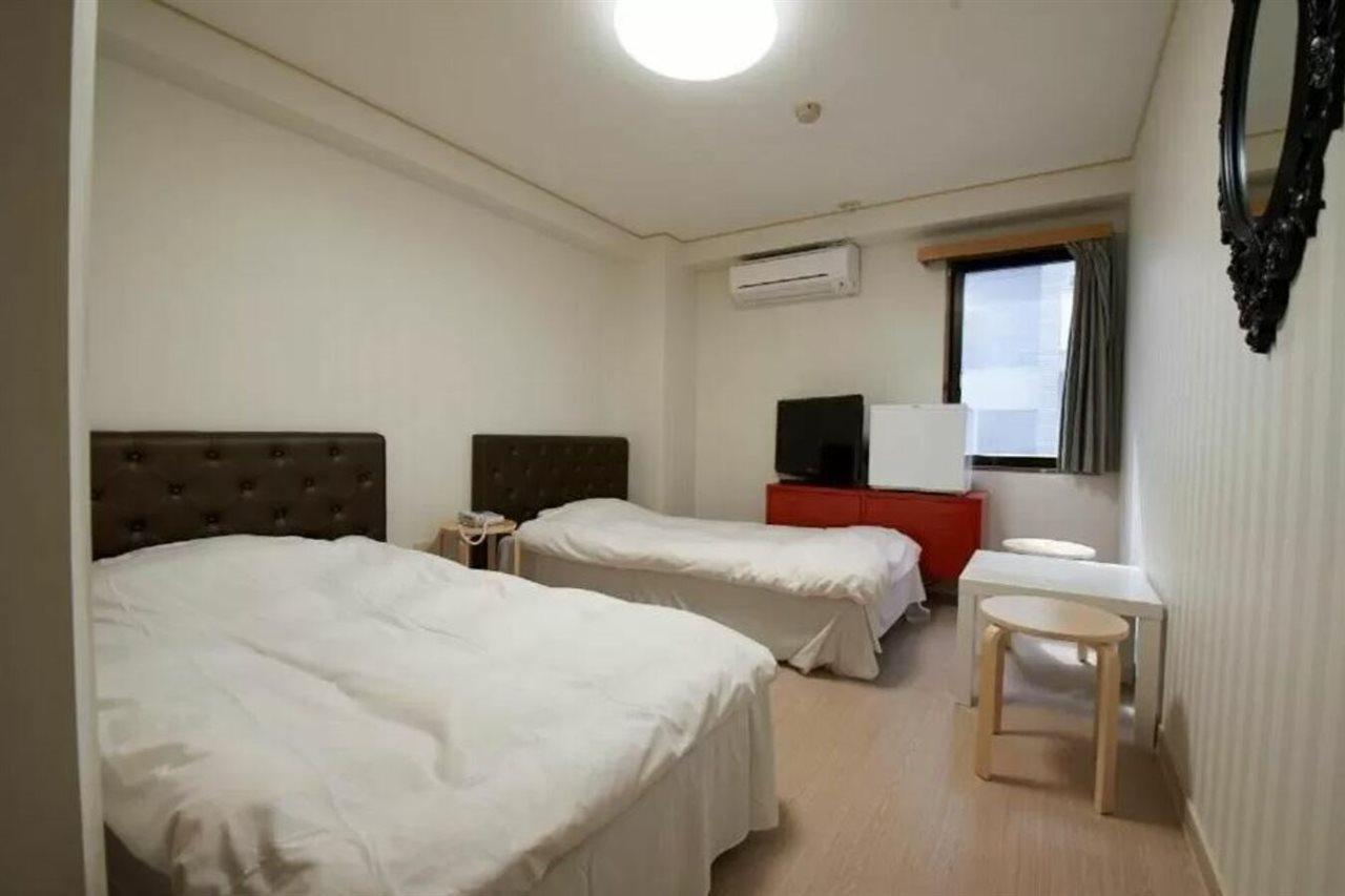 Hotel Empire In Shinjuku Tokyo Exterior photo